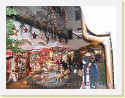 hof * Auch in den Höfen der Durchgangshäuser finden sich viele kleine Weihnachtsmärkte. * 3488 x 2616 * (4.84MB)